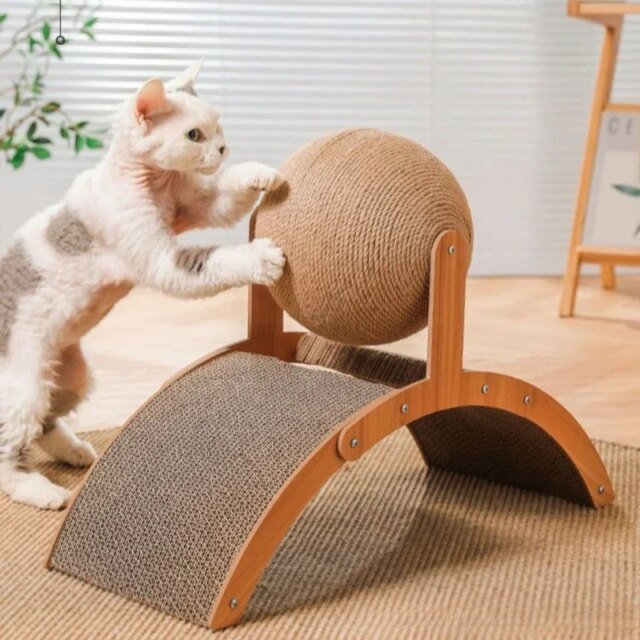 Boule à gratter pour chat en bois 2 en 1| planche à gratter en sisal | grattoir à patte en bois massif pour chats – Image 2