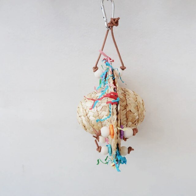 Perroquets en forme de chapeau de tissage de paille faits à la main ｜ jouet à mâcher pour cage à oiseaux ｜balançoire pour oiseau – Image 4